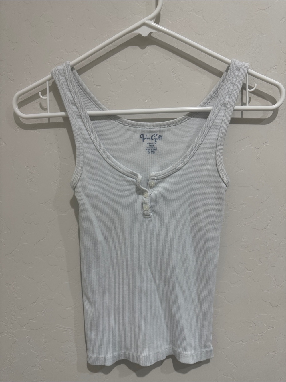 Brandy Melville Ribbed Button-Front Tank - Picture 2 of 4